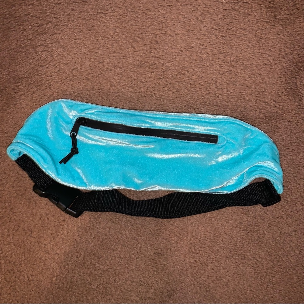 blue velvet “triangl” funny pack